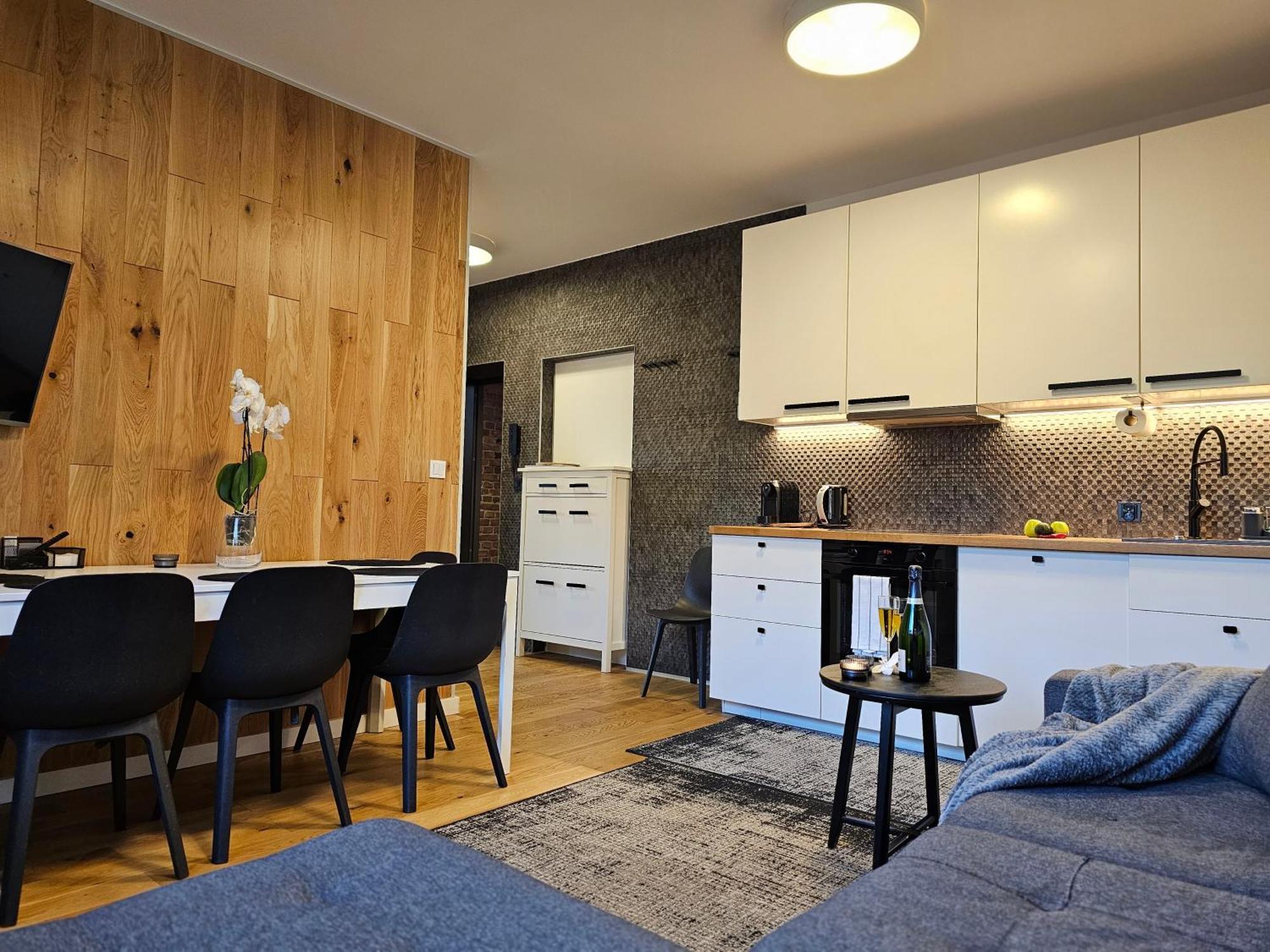 Urban Apartments Premium No 3, Free Private Parking, Self Check-In Chorzów Dış mekan fotoğraf